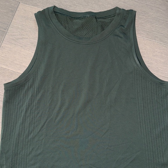 lululemon Train to be Sleeveless Women's Top - Picture 4 of 4